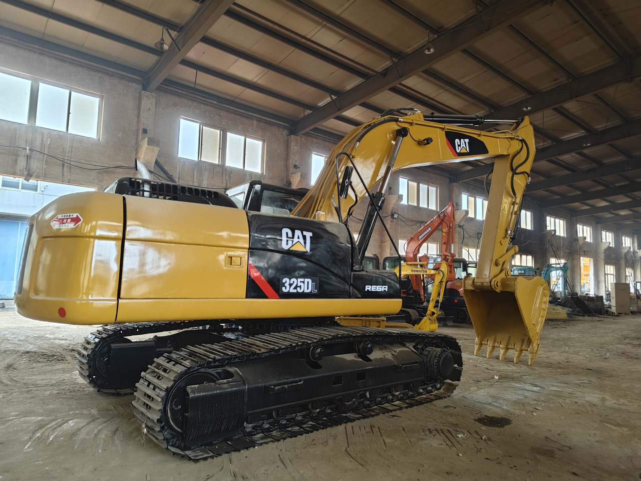 CATERPILLAR 325D - Pelle sur chenille: photos 4 CATERPILLAR 325D - Pelle sur chenille: photos 4