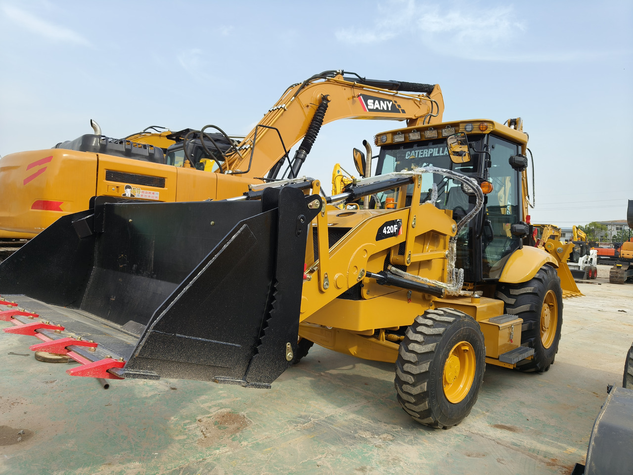 CATERPILLAR 420F Backhoe Loader - Tractopelle: photos 3 CATERPILLAR 420F Backhoe Loader - Tractopelle: photos 3
