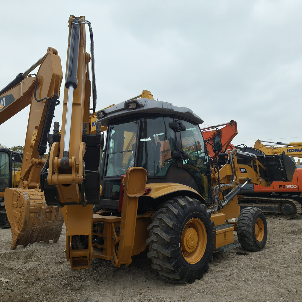 CATERPILLAR 420F - Tractopelle: photos 4 CATERPILLAR 420F - Tractopelle: photos 4