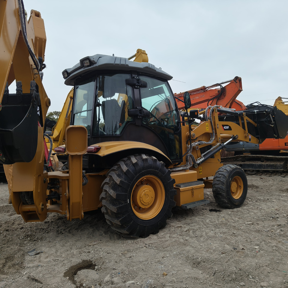 CATERPILLAR 420F - Tractopelle: photos 5 CATERPILLAR 420F - Tractopelle: photos 5