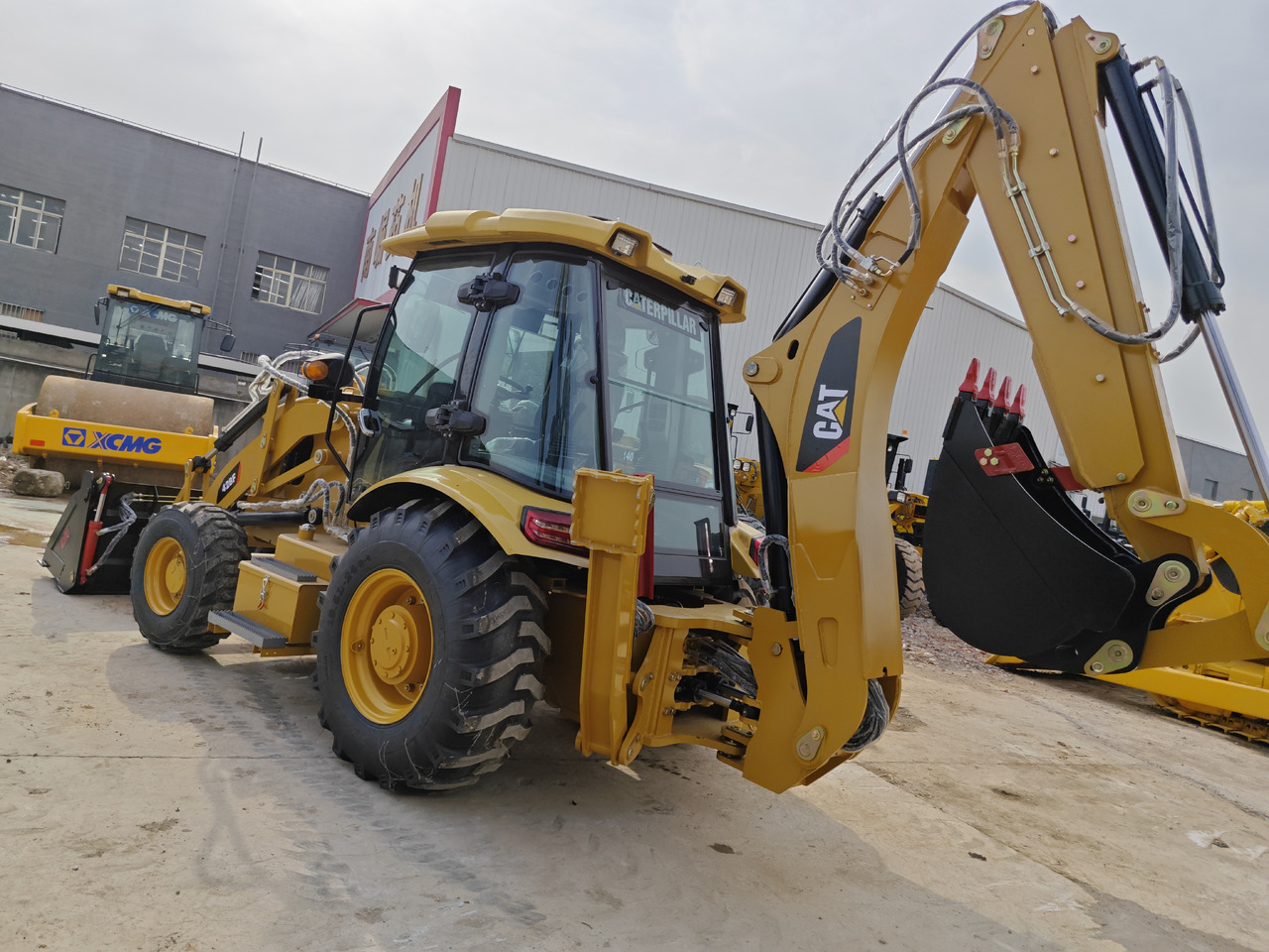 CATERPILLAR 428F backhoe loader - Tractopelle: photos 2 CATERPILLAR 428F backhoe loader - Tractopelle: photos 2