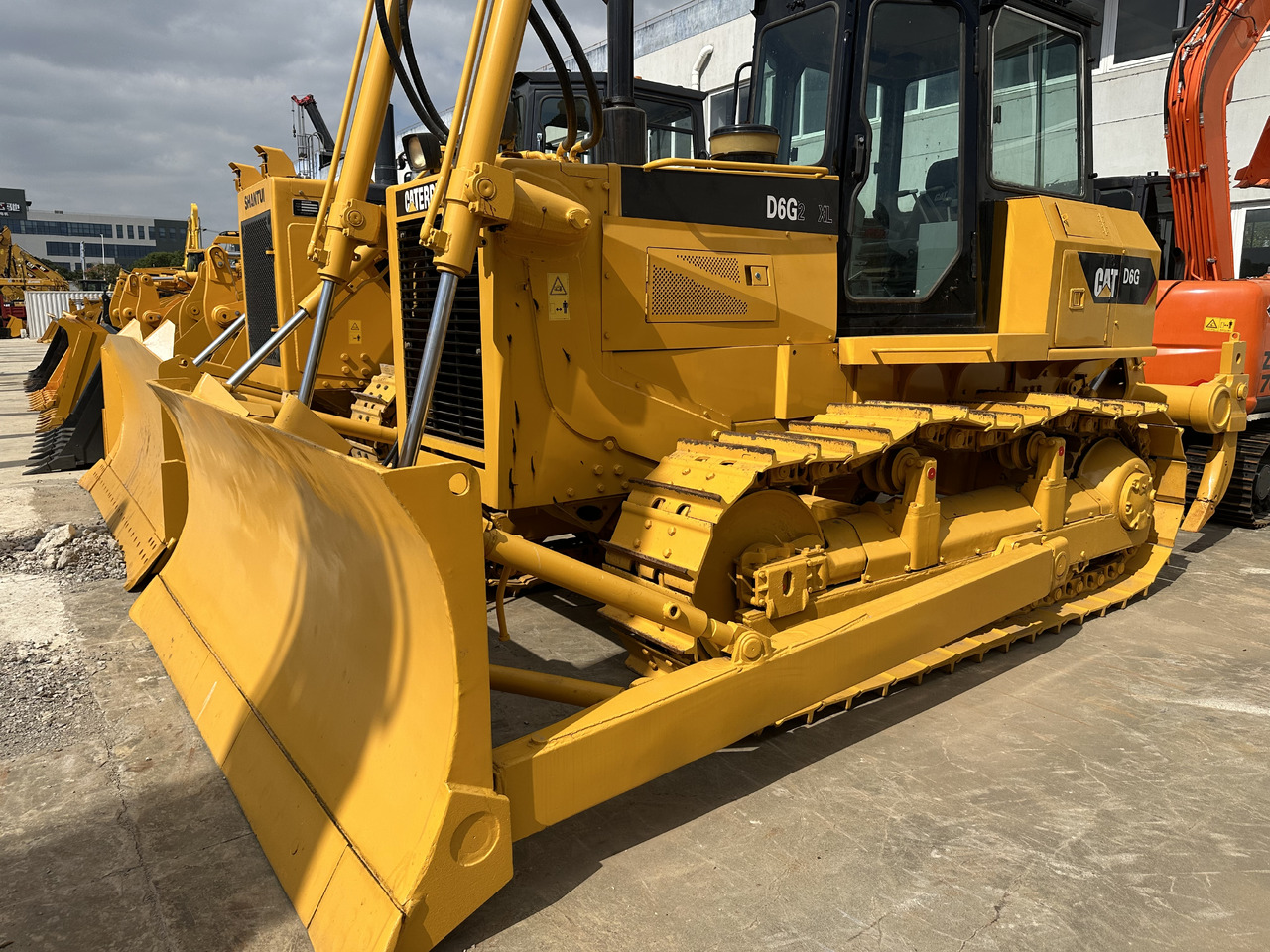 CATERPILLAR D6G CAT dozer - Bulldozer: photos 1 CATERPILLAR D6G CAT dozer - Bulldozer: photos 1