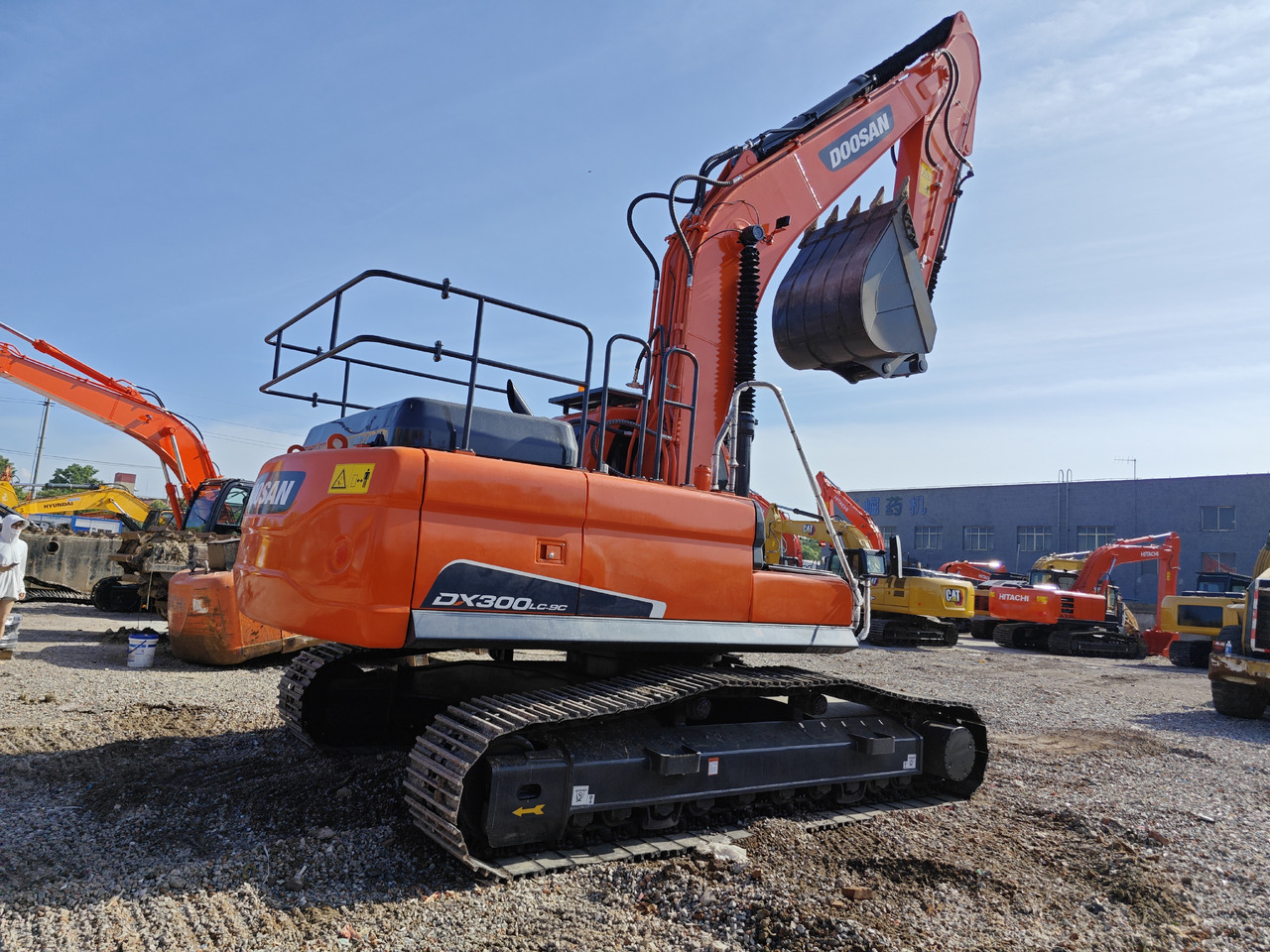 DOOSAN DX300 used excavator - Grue mobile: photos 4 DOOSAN DX300 used excavator - Grue mobile: photos 4