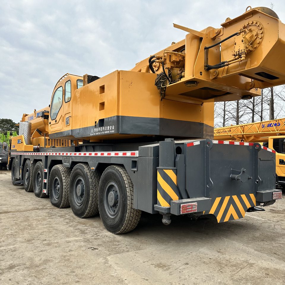 XCMG XCA200 200TON Truck crane - Grue mobile: photos 2 XCMG XCA200 200TON Truck crane - Grue mobile: photos 2