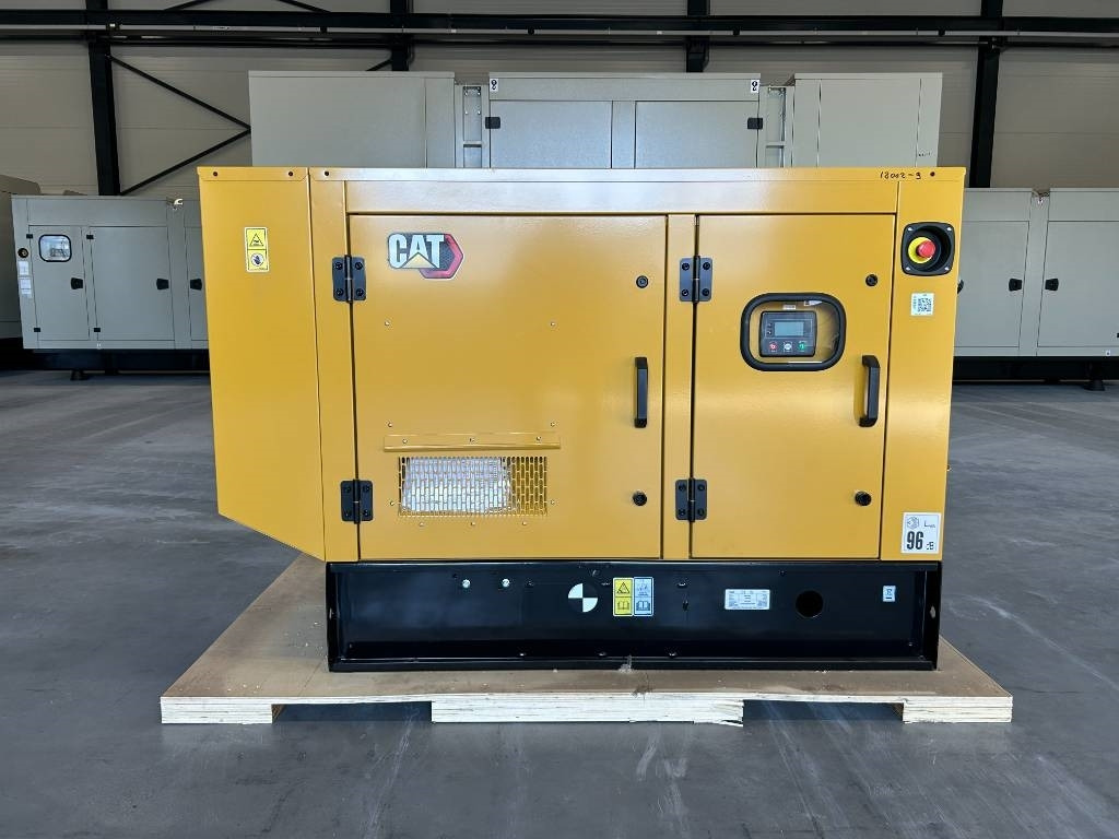 CAT DE18E3 - 18 kVA Generator - DPX-18002 - Groupe électrogène: photos 1 CAT DE18E3 - 18 kVA Generator - DPX-18002 - Groupe électrogène: photos 1