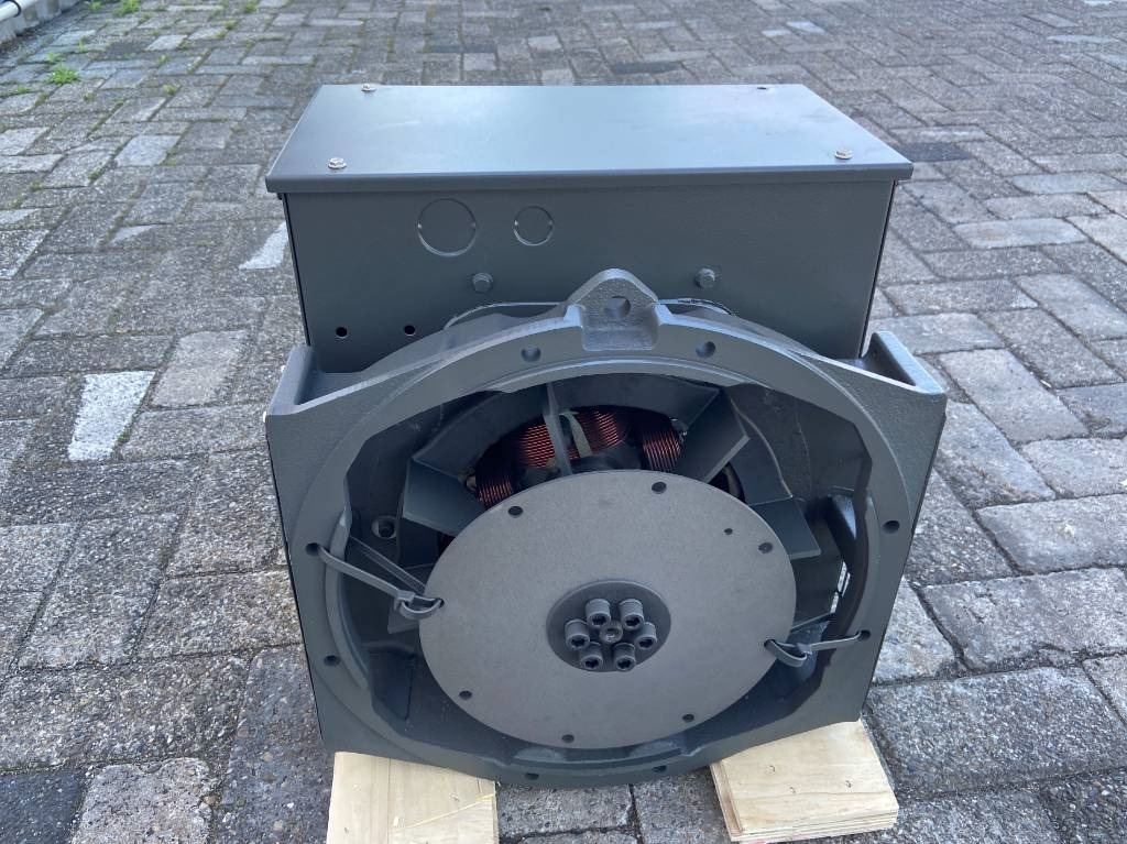 DPX SF-164C - 13 kVA Alternator - DPX-33801 - Groupe électrogène: photos 1 DPX SF-164C - 13 kVA Alternator - DPX-33801 - Groupe électrogène: photos 1