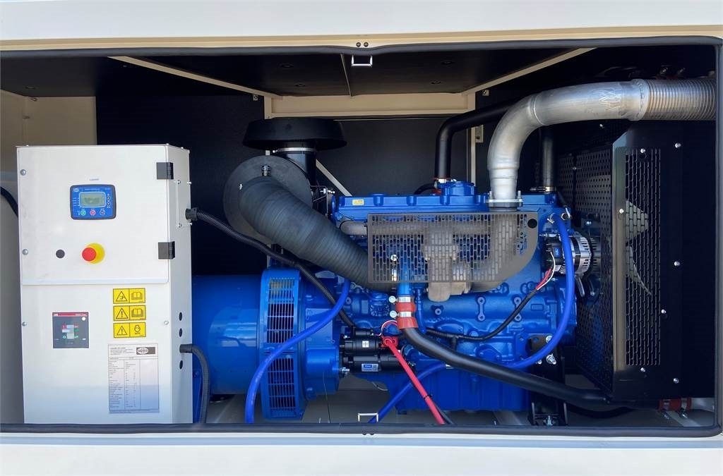 FG Wilson P220-3 - 220 kVA Genset - DPX-16012 - Groupe électrogène: photos 5 FG Wilson P220-3 - 220 kVA Genset - DPX-16012 - Groupe électrogène: photos 5