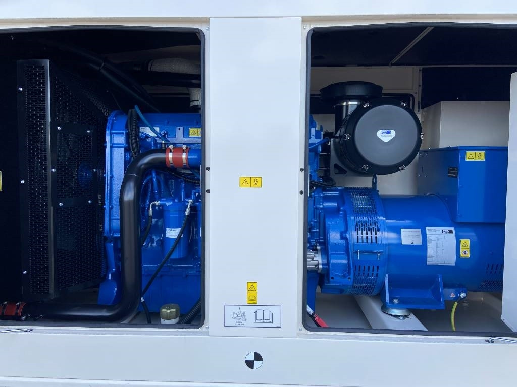 FG Wilson P550-3 - 550 kVA Genset - DPX-16020 - Groupe électrogène: photos 4 FG Wilson P550-3 - 550 kVA Genset - DPX-16020 - Groupe électrogène: photos 4