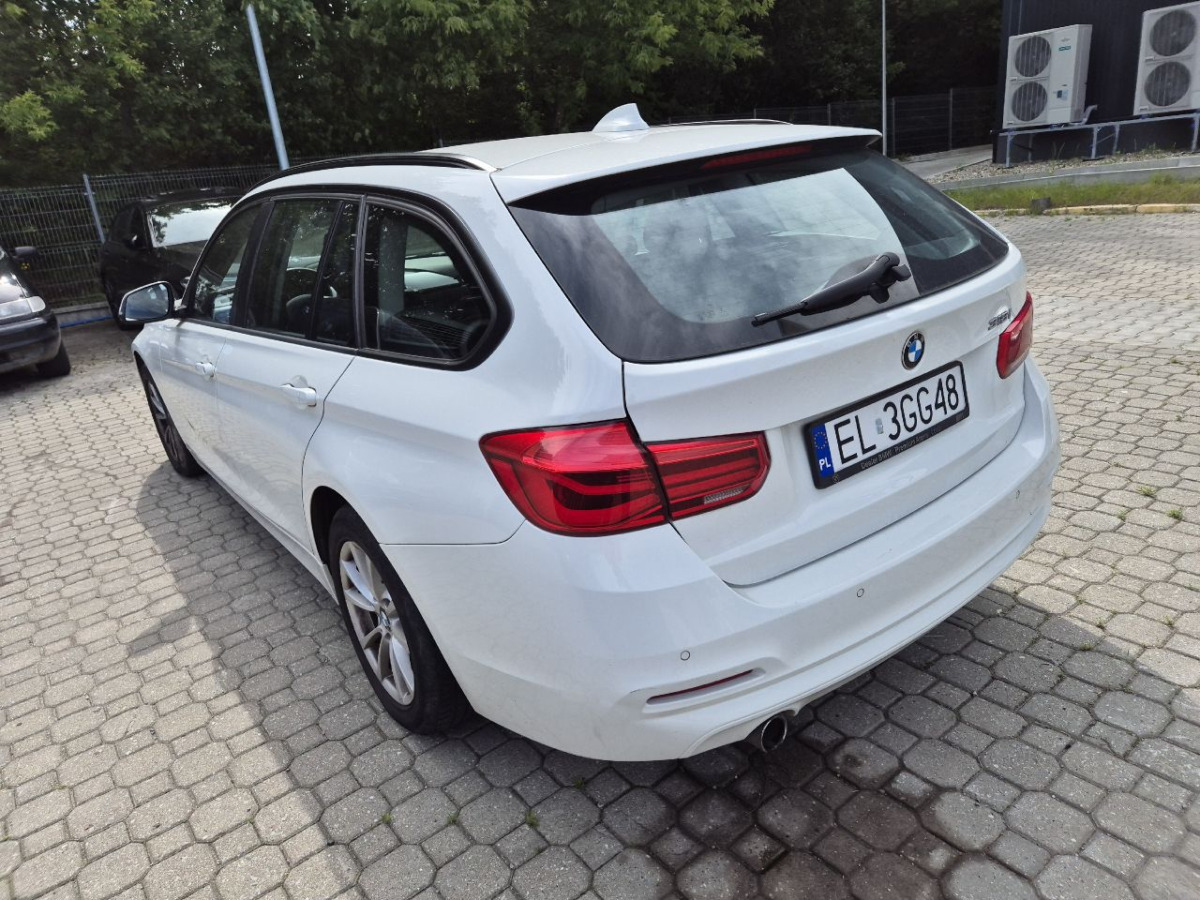 BMW 318I KOMBI - Voiture: photos 4 BMW 318I KOMBI - Voiture: photos 4