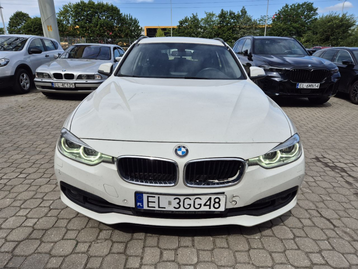 BMW 318I KOMBI - Voiture: photos 5 BMW 318I KOMBI - Voiture: photos 5