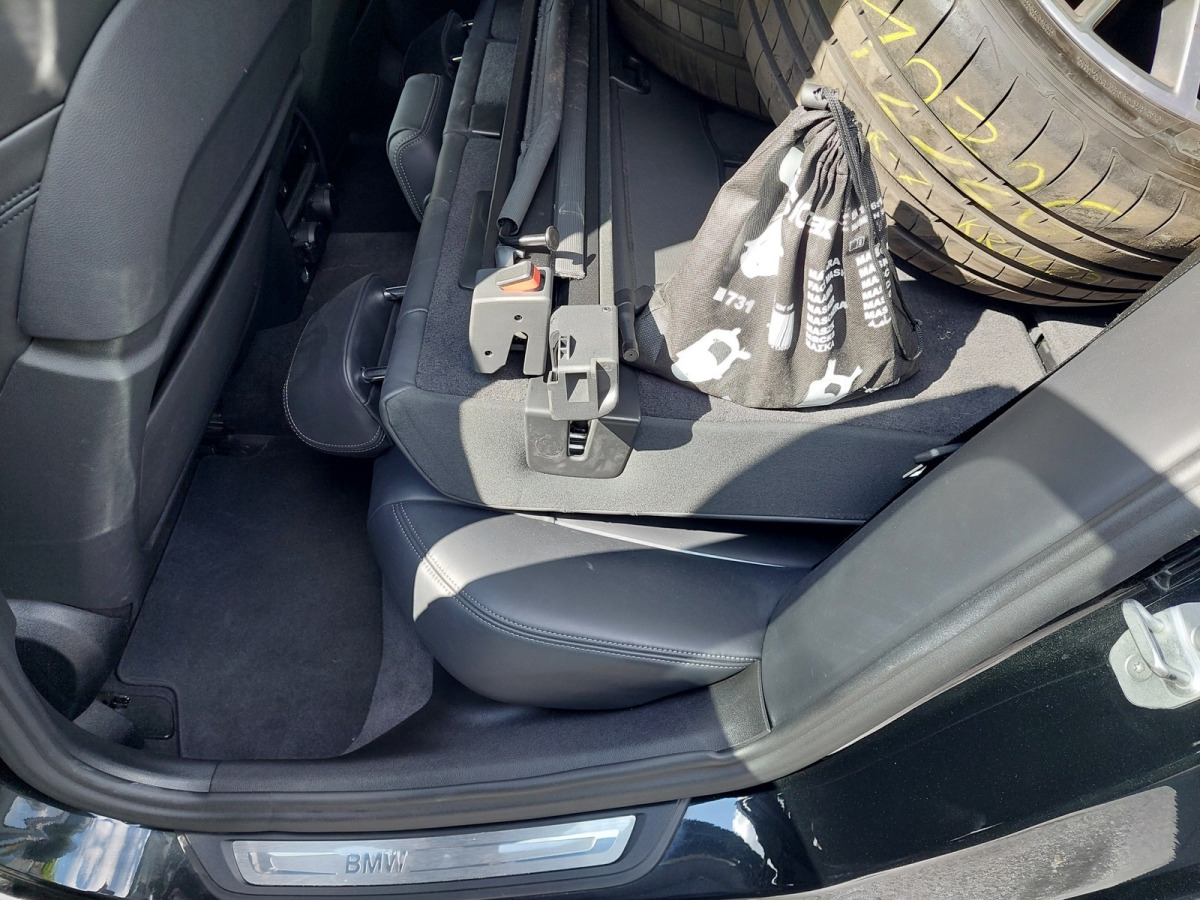 Voiture BMW 530I XDRIVE KOMBI: photos 9