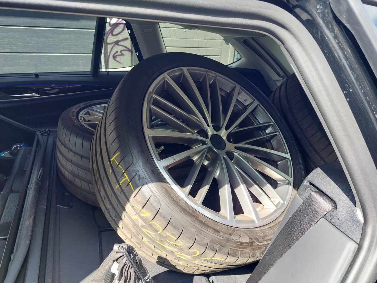 Voiture BMW 530I XDRIVE KOMBI: photos 10