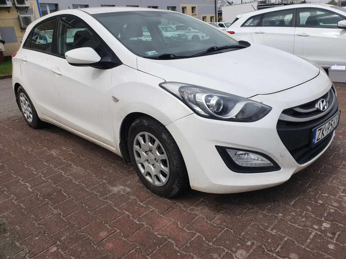 HYUNDAI I30 HATCHBACK - Voiture à hayon: photos 1 HYUNDAI I30 HATCHBACK - Voiture à hayon: photos 1