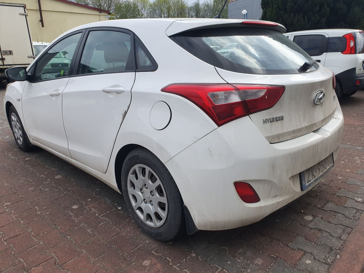 HYUNDAI I30 HATCHBACK - Voiture à hayon: photos 3 HYUNDAI I30 HATCHBACK - Voiture à hayon: photos 3