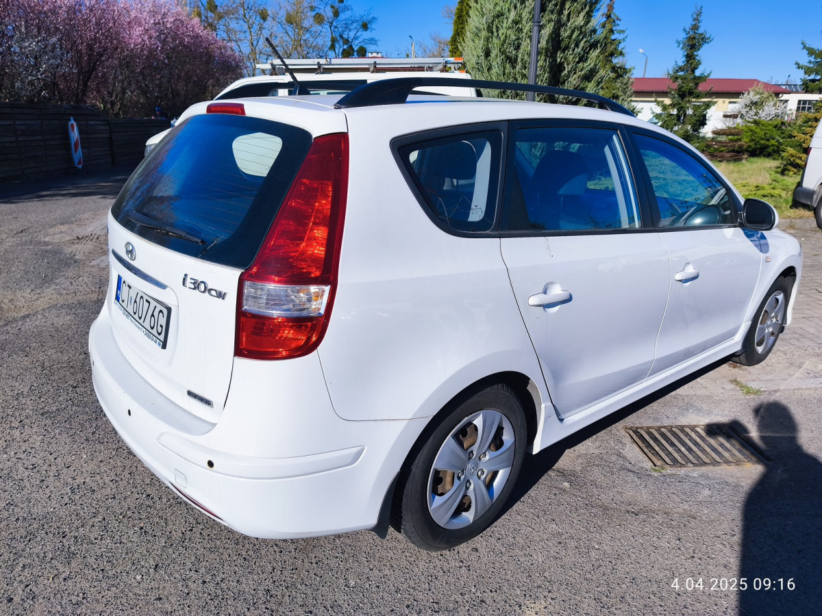 HYUNDAI I30 KOMBI - Voiture: photos 3 HYUNDAI I30 KOMBI - Voiture: photos 3