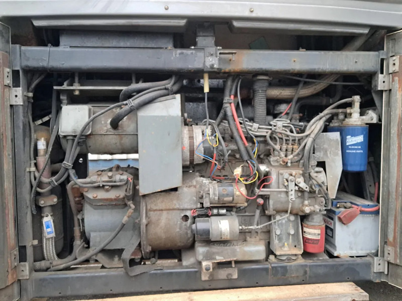 CARRIER Maxima - Système de refroidissement pour Camion: photos 4 CARRIER Maxima - Système de refroidissement pour Camion: photos 4