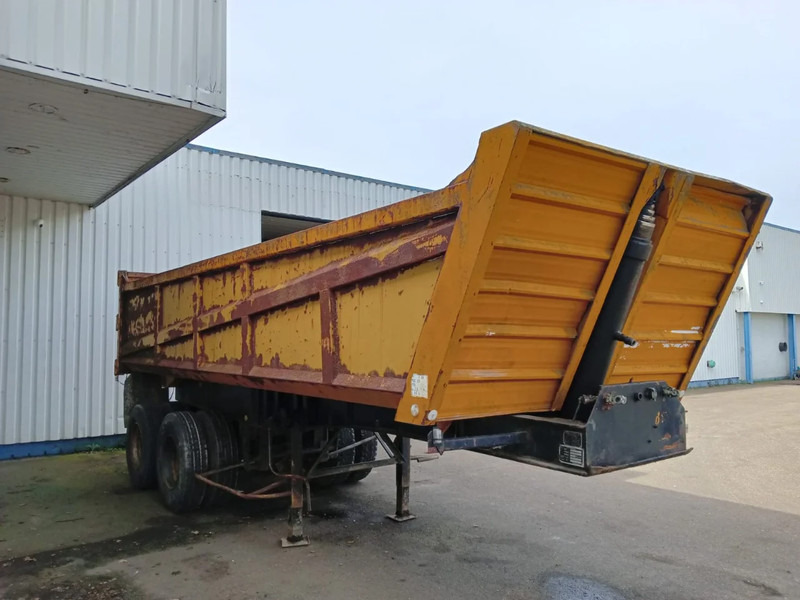 Fruehauf 2 Axle Steel Tipper, 8 tyres , Spring Suspension , Drum Brakes - Semi-remorque benne: photos 4 Fruehauf 2 Axle Steel Tipper, 8 tyres , Spring Suspension , Drum Brakes - Semi-remorque benne: photos 4
