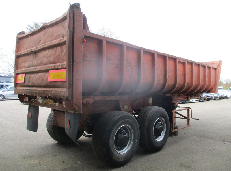 Fruehauf D33C , 2 axle , Steel tipper trailer , Drum Brakes , Spring suspension - Semi-remorque benne: photos 3 Fruehauf D33C , 2 axle , Steel tipper trailer , Drum Brakes , Spring suspension - Semi-remorque benne: photos 3