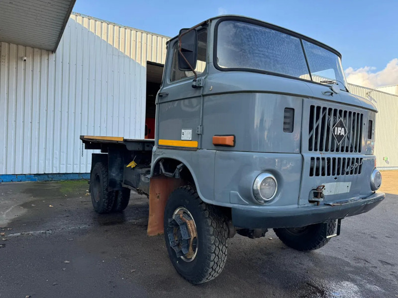 IFA W 50 LA , 4x4 - Camion plateau: photos 5 IFA W 50 LA , 4x4 - Camion plateau: photos 5