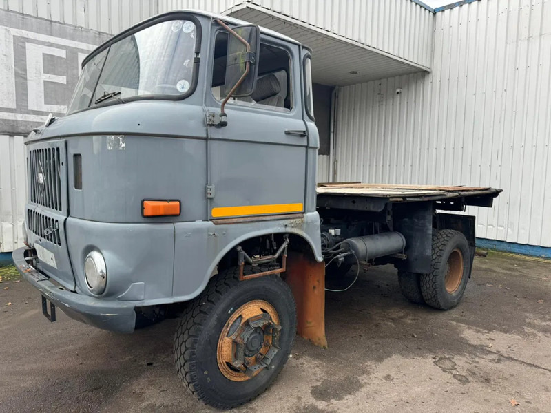 IFA W 50 LA , 4x4 - Camion plateau: photos 1 IFA W 50 LA , 4x4 - Camion plateau: photos 1