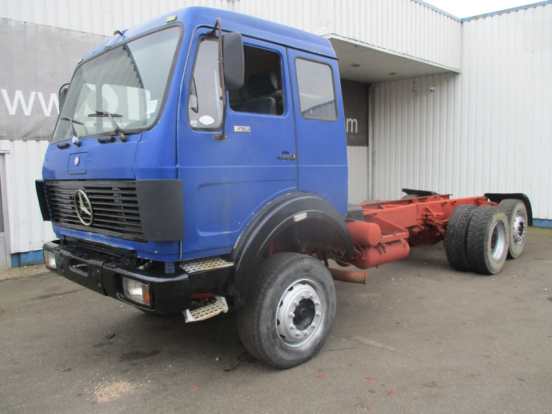 Mercedes-Benz 2435 ,V8 , Bi Turbo, 6x2 , Spring Suspension, Airco - Châssis cabine: photos 1 Mercedes-Benz 2435 ,V8 , Bi Turbo, 6x2 , Spring Suspension, Airco - Châssis cabine: photos 1