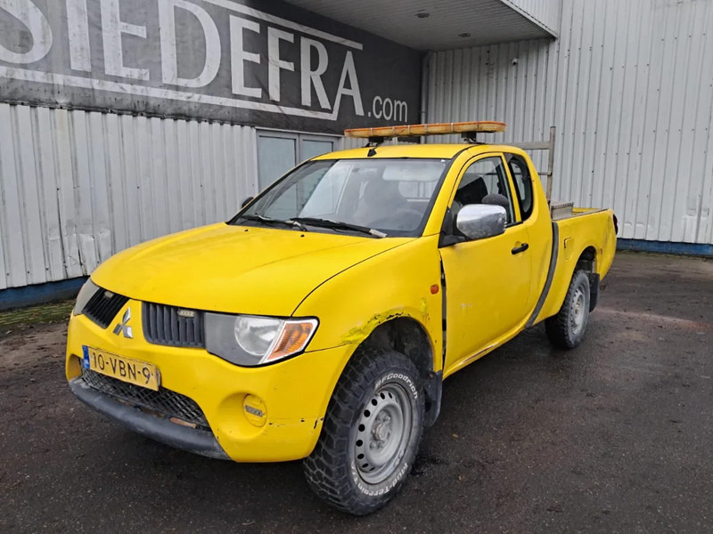Mitsubishi L200 , 4x4 , 2.5 Di-D , Club cab - Voiture: photos 1 Mitsubishi L200 , 4x4 , 2.5 Di-D , Club cab - Voiture: photos 1