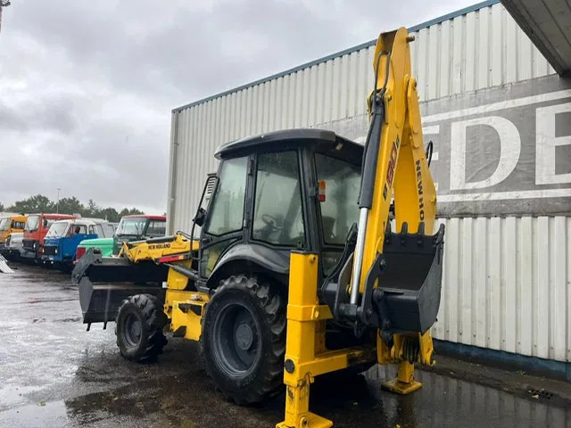 New Holland B 80 B-SS , 4x4 , Backhoe loader , 4in1 Bucket - Tractopelle: photos 5 New Holland B 80 B-SS , 4x4 , Backhoe loader , 4in1 Bucket - Tractopelle: photos 5