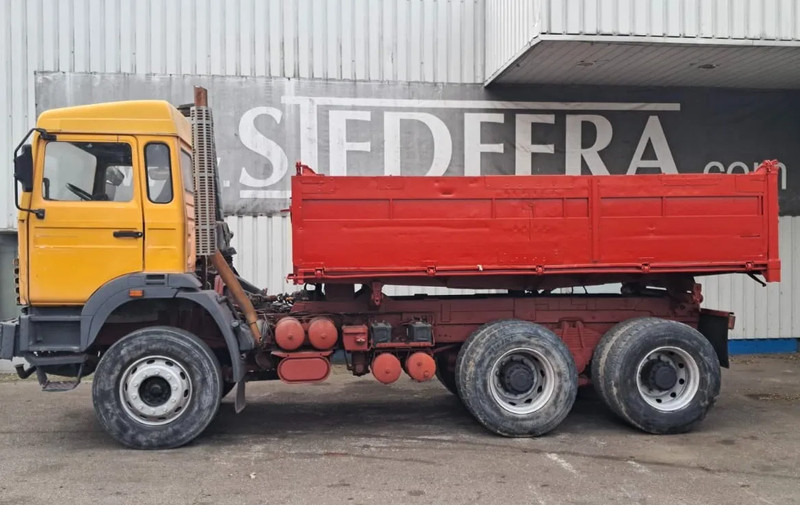 Renault G 300.26 , Manager , 6x4 , 3 Way-Tipper , Spring Suspension , Manual - Camion benne: photos 5 Renault G 300.26 , Manager , 6x4 , 3 Way-Tipper , Spring Suspension , Manual - Camion benne: photos 5