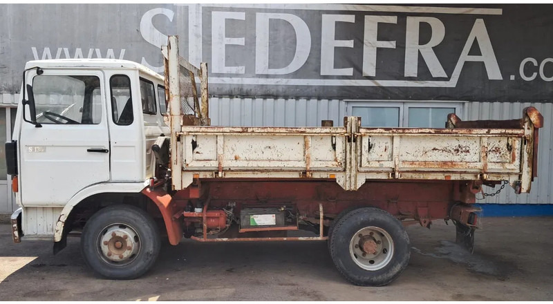 Renault Midliner S 130 , 6 Cylinder , 3 Way Tipper , Spring suspensiom - Camion benne: photos 5 Renault Midliner S 130 , 6 Cylinder , 3 Way Tipper , Spring suspensiom - Camion benne: photos 5