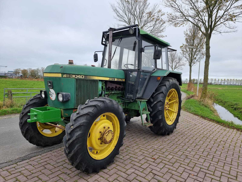 Tracteur agricole John Deere 3140: photos 1