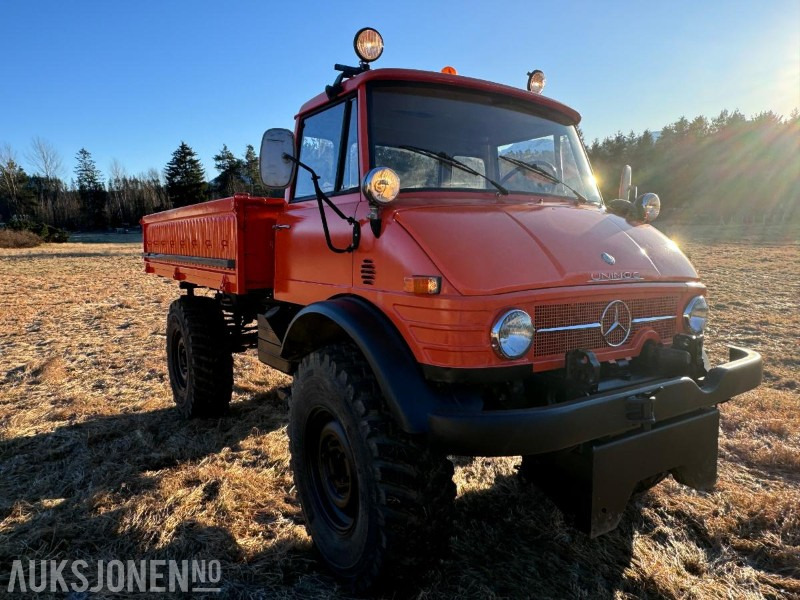 1975 Mercedes-Benz Unimog - 4x4 - Registrert som Motorredskap med kraftuttak - 80 km - Camion plateau: photos 3 1975 Mercedes-Benz Unimog - 4x4 - Registrert som Motorredskap med kraftuttak - 80 km - Camion plateau: photos 3
