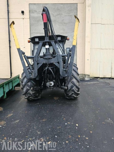 1981 Fiat 640dt med Tømmerhenger- og kran - Tracteur agricole: photos 3 1981 Fiat 640dt med Tømmerhenger- og kran - Tracteur agricole: photos 3