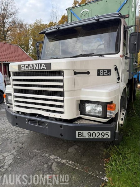 1983 Scania T82H4X2LI46 VETERAN. - Camion plateau: photos 2 1983 Scania T82H4X2LI46 VETERAN. - Camion plateau: photos 2