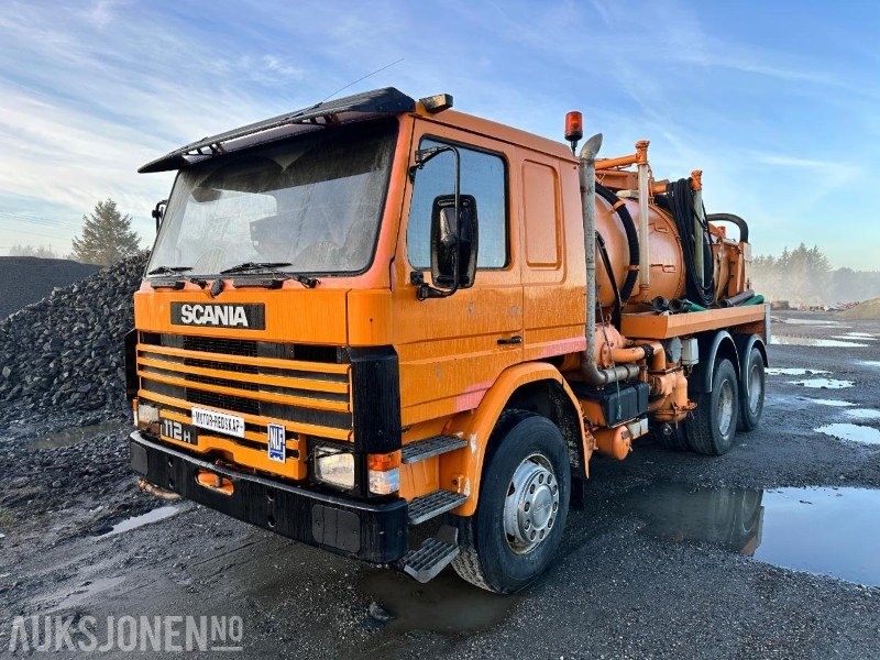 1984 Scania P112H 6X2 LSlamsuger / Sugebil – Motorredskap - Camion hydrocureur: photos 1 1984 Scania P112H 6X2 LSlamsuger / Sugebil – Motorredskap - Camion hydrocureur: photos 1