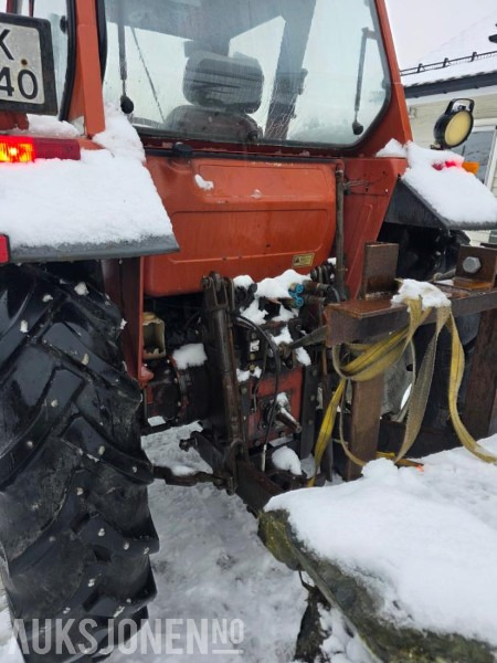 1986 Fiat 80-90 MVA FRI TRAKTOR MED FRONSKUFFE OG TRIMA FRONTLASTER - Tracteur agricole: photos 4 1986 Fiat 80-90 MVA FRI TRAKTOR MED FRONSKUFFE OG TRIMA FRONTLASTER - Tracteur agricole: photos 4