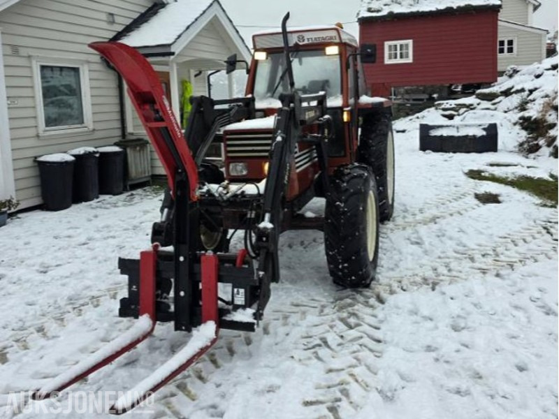 1986 Fiat 80-90 MVA FRI TRAKTOR MED FRONSKUFFE OG TRIMA FRONTLASTER - Tracteur agricole: photos 2 1986 Fiat 80-90 MVA FRI TRAKTOR MED FRONSKUFFE OG TRIMA FRONTLASTER - Tracteur agricole: photos 2