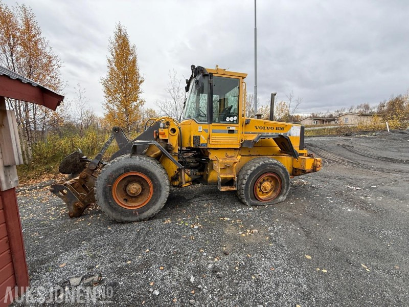 1994 Volvo L70B Hjullaster - Skuff - HK - 16812T - Chargeuse sur pneus: photos 2 1994 Volvo L70B Hjullaster - Skuff - HK - 16812T - Chargeuse sur pneus: photos 2