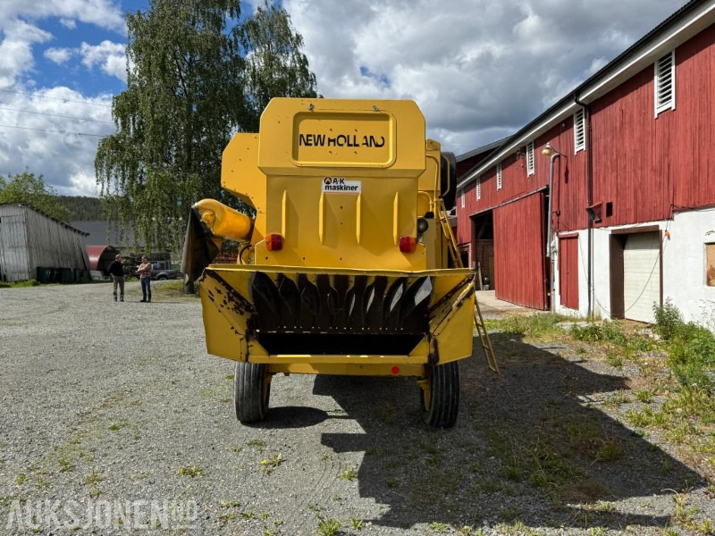 2000 New Holland TC 54 skurtresker / 12 fot skjærebord / spill indikator / 1850 timer - Moissonneuse-batteuse: photos 4 2000 New Holland TC 54 skurtresker / 12 fot skjærebord / spill indikator / 1850 timer - Moissonneuse-batteuse: photos 4