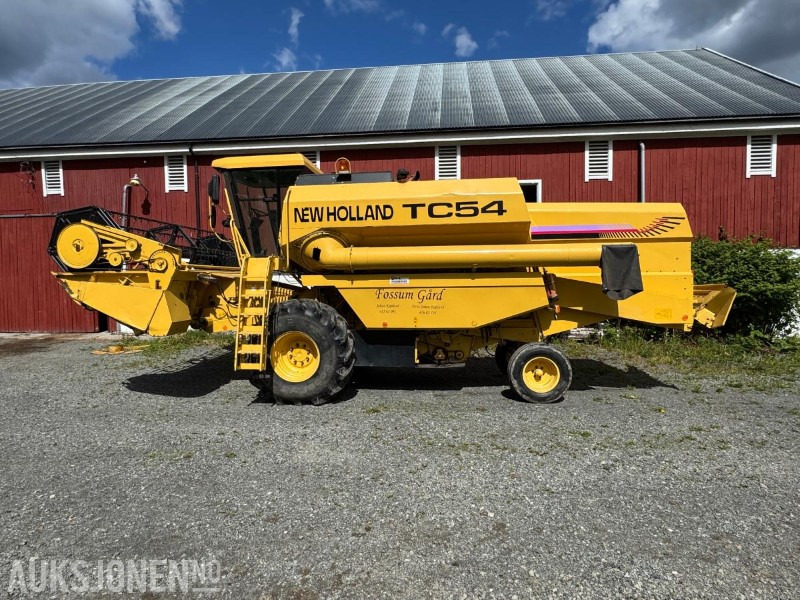 2000 New Holland TC 54 skurtresker / 12 fot skjærebord / spill indikator / 1850 timer - Moissonneuse-batteuse: photos 2 2000 New Holland TC 54 skurtresker / 12 fot skjærebord / spill indikator / 1850 timer - Moissonneuse-batteuse: photos 2