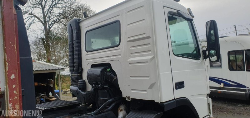 2000 Volvo FM-12 MED KASSE OG MASKINFLAK - Camion ampliroll: photos 4 2000 Volvo FM-12 MED KASSE OG MASKINFLAK - Camion ampliroll: photos 4