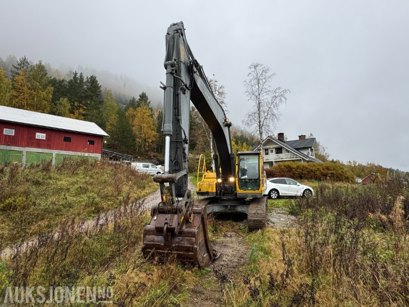 2001 Volvo EC240NLC Beltegraver - Gravemaskin - Pelle: photos 2 2001 Volvo EC240NLC Beltegraver - Gravemaskin - Pelle: photos 2