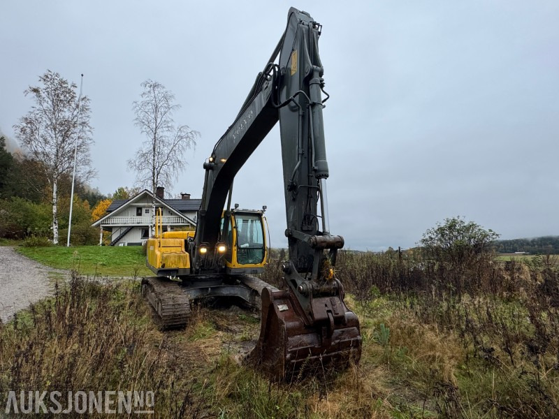 2001 Volvo EC240NLC Beltegraver - Gravemaskin - Pelle: photos 3 2001 Volvo EC240NLC Beltegraver - Gravemaskin - Pelle: photos 3