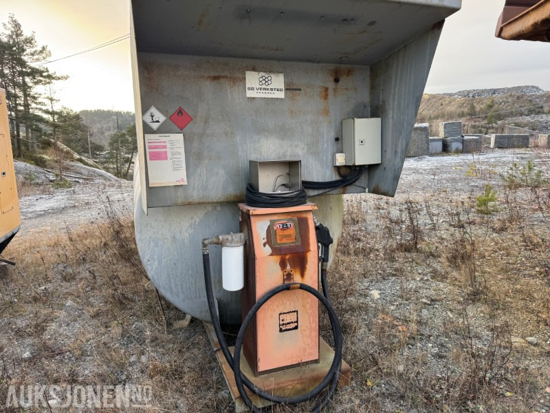 2002 Dieseltank med pumpe - Matériel de chantier: photos 4 2002 Dieseltank med pumpe - Matériel de chantier: photos 4