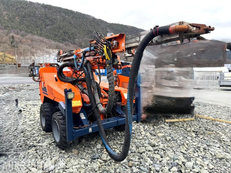 2003 Tamrock CMD120R - Borrigg - Nyrenovert - 3. mnd Garanti på Hammer - Timer: 3947 - Foreuse: photos 3 2003 Tamrock CMD120R - Borrigg - Nyrenovert - 3. mnd Garanti på Hammer - Timer: 3947 - Foreuse: photos 3
