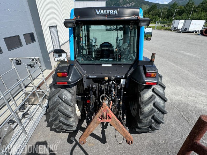 2006 Valtra A95 - 4x4 - 40 km/t - Kun gått 2701 timer - Frontlaster - Triangel og toppstag - Tracteur agricole: photos 5 2006 Valtra A95 - 4x4 - 40 km/t - Kun gått 2701 timer - Frontlaster - Triangel og toppstag - Tracteur agricole: photos 5