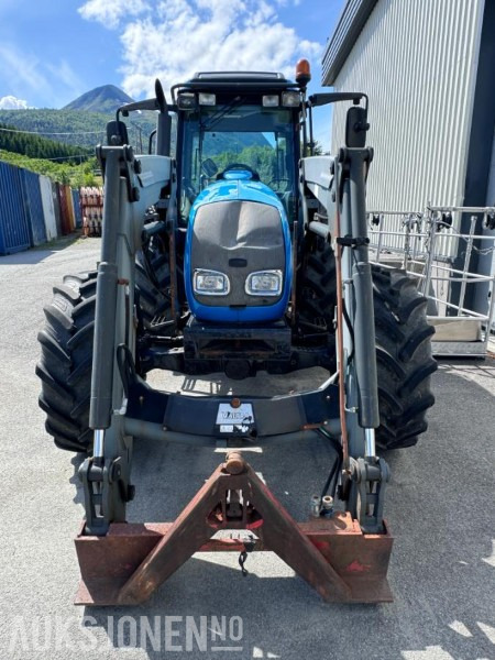 2006 Valtra A95 - 4x4 - 40 km/t - Kun gått 2701 timer - Frontlaster - Triangel og toppstag - Tracteur agricole: photos 2 2006 Valtra A95 - 4x4 - 40 km/t - Kun gått 2701 timer - Frontlaster - Triangel og toppstag - Tracteur agricole: photos 2