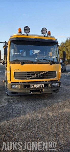 2006 Volvo FL250 Kranbil med tipp - 4X2 - Automat - HMF 683 K2 kran - Aluminiumskarmer - EU godkjent - Gått 206.755 km - Camion grue: photos 5 2006 Volvo FL250 Kranbil med tipp - 4X2 - Automat - HMF 683 K2 kran - Aluminiumskarmer - EU godkjent - Gått 206.755 km - Camion grue: photos 5