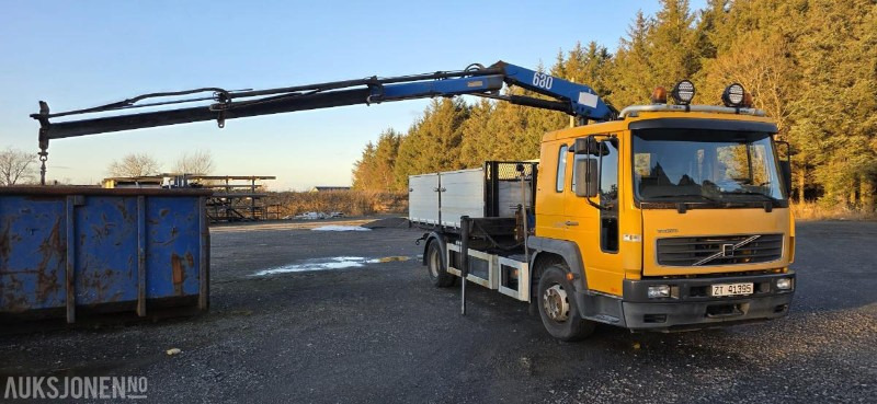 2006 Volvo FL250 Kranbil med tipp - 4X2 - Automat - HMF 683 K2 kran - Aluminiumskarmer - EU godkjent - Gått 206.755 km - Camion grue: photos 3 2006 Volvo FL250 Kranbil med tipp - 4X2 - Automat - HMF 683 K2 kran - Aluminiumskarmer - EU godkjent - Gått 206.755 km - Camion grue: photos 3