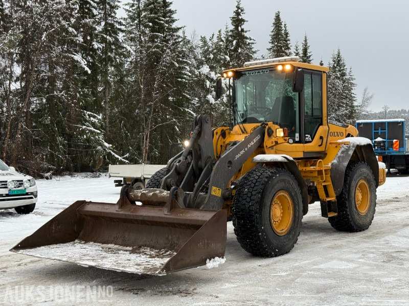 2007 Volvo L70F - Pusseskuffe - 9668t - Sentralsmøring - Chargeuse sur pneus: photos 2 2007 Volvo L70F - Pusseskuffe - 9668t - Sentralsmøring - Chargeuse sur pneus: photos 2