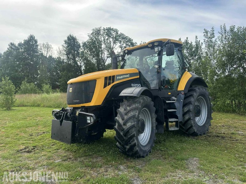 2009 JCB 8250 FASTTRAC - Tracteur agricole: photos 1 2009 JCB 8250 FASTTRAC - Tracteur agricole: photos 1
